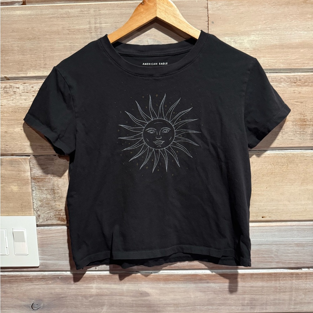 American Eagle Outfitters Black Sun Graphic Crop Top Size Small